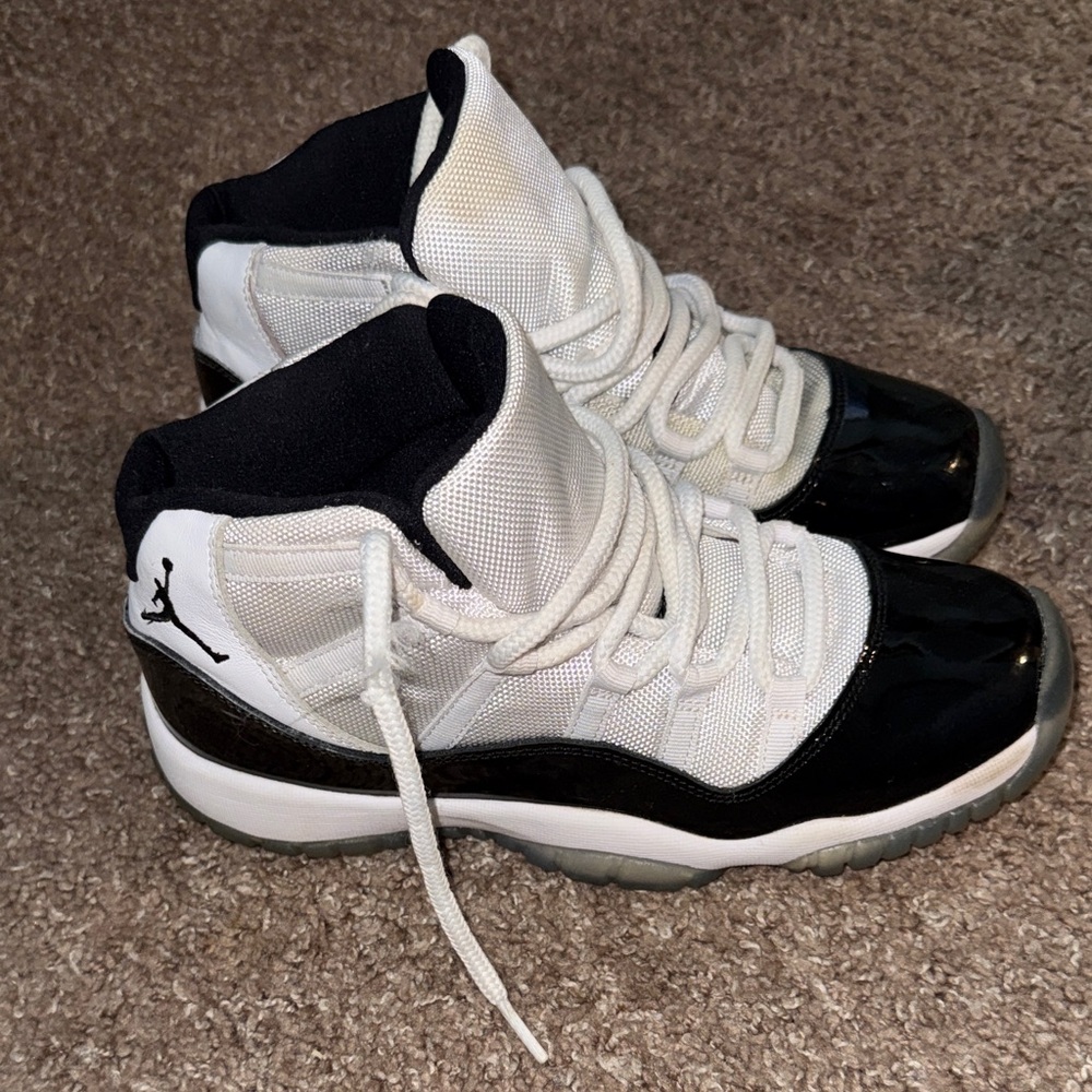 Jordan Kids Shoes in Black and White